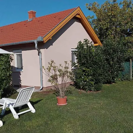 In Balatonbereny/balaton 18124 Holiday home